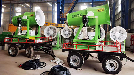 河钢石钢新基地炼铁废钢堆场的60米移动雾炮有何作用?